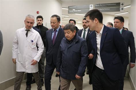 Kırgızistan Bakanlar Kurulu Başkanı Caparov’dan Türkiye hastanelerine övgü